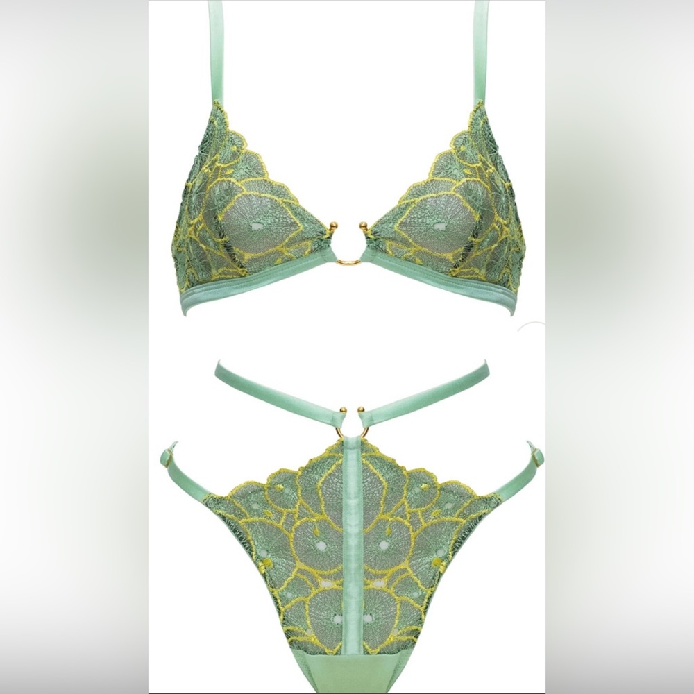 Studio Pia Vida Lingerie Vida Triangle Bra and Waist Strap Knicker Medium Set